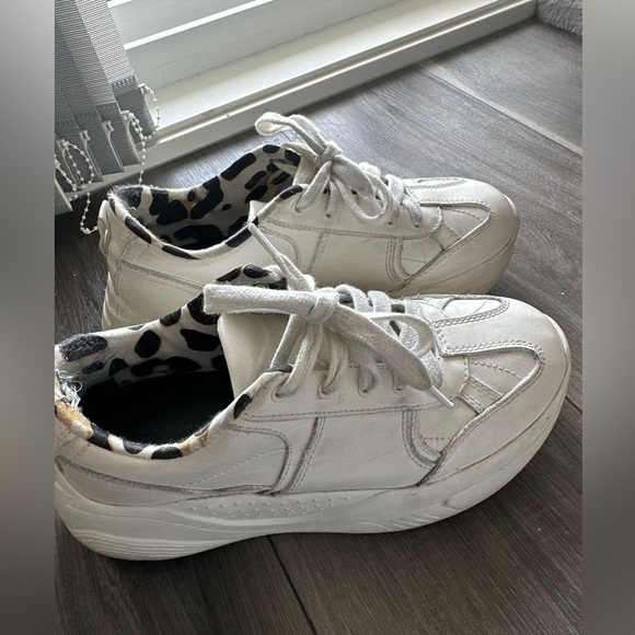 Zara Stylish White Sneakers with Leopard Print Lining - Picture 1 of 7